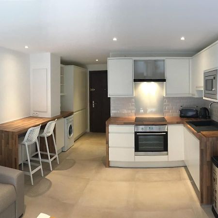 Tres Beau Studio Avec Terrasse, Situe A 100M Des Plages De Juans Les Pins Antibes Exteriör bild